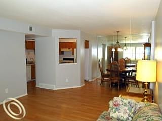 5th image of 61041 Greenwood Dr #1