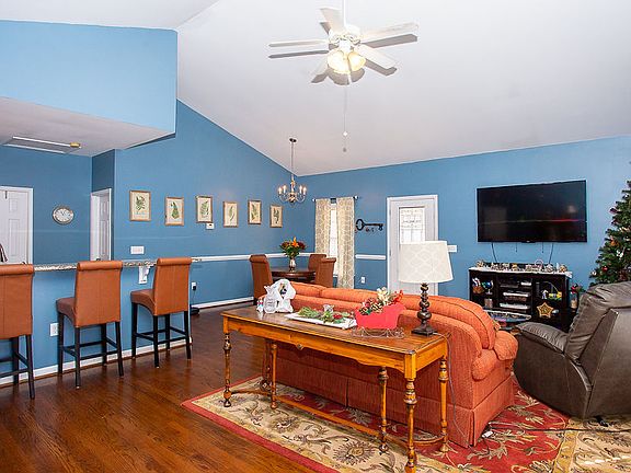 4th image of 3019 Richfield Dr