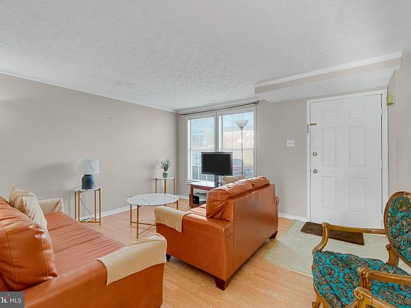 5th image of 614 Harr Park Ct
