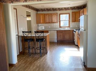 216 Stewart St, Rossville, IL 60963