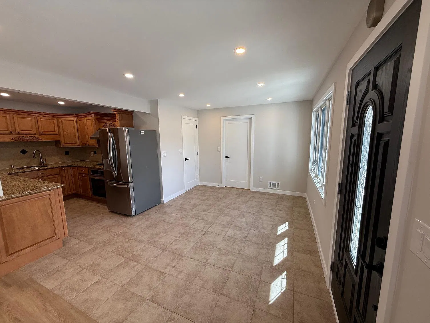 2 bed, $3,000 — Photo 3