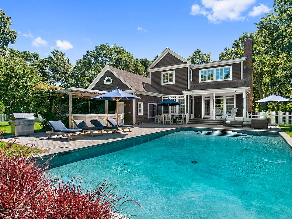 1st image of 100 Greenleaf Ln
