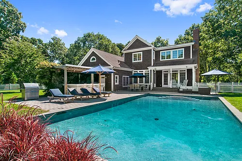 100 Greenleaf Ln Photo 1