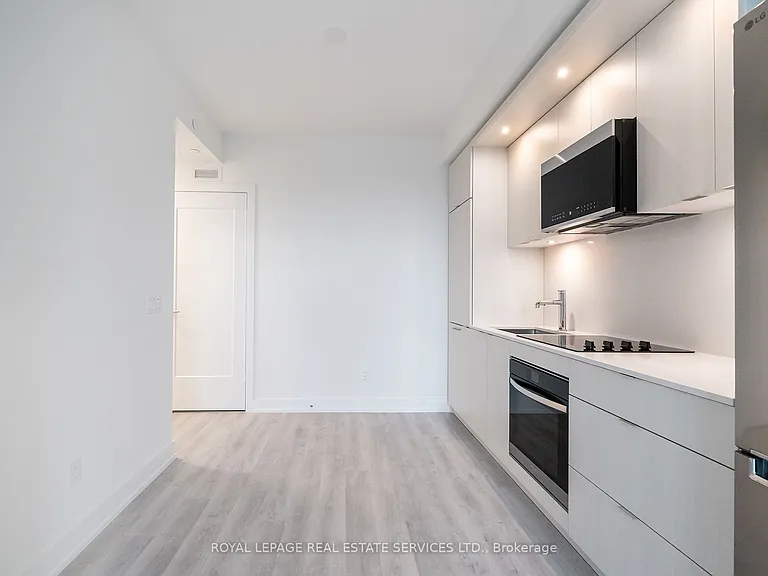 60 Central Park Dr #1207 — Photo 10