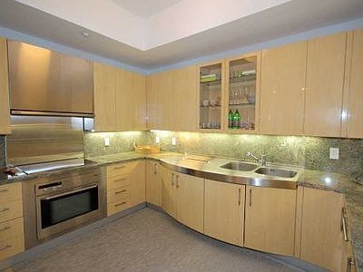 2nd image of 60 E End Ave