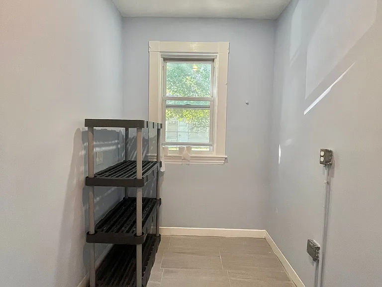 300 Summit Ave #1 — Photo 13
