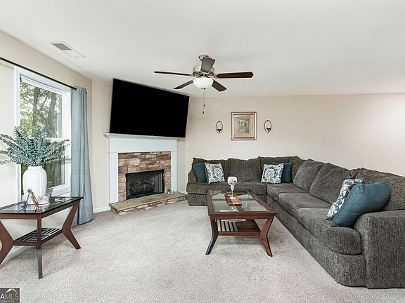 5th image of 617 Arrowhead Dr