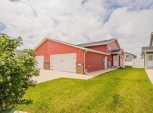 22 Cedar Dr, Mapleton, ND 58059