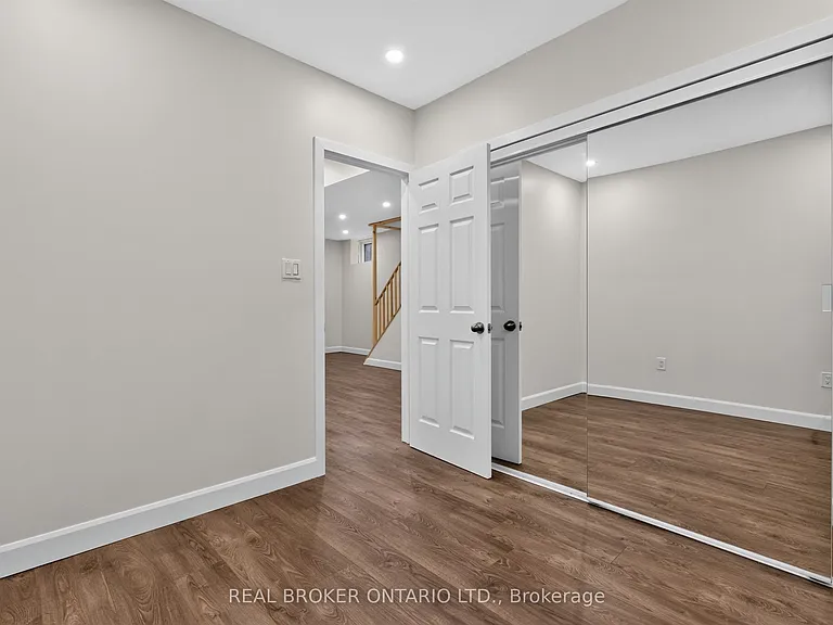 14 Mortimer Ave — Photo 30