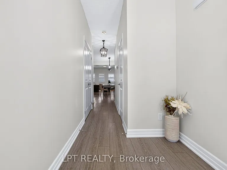 148 Hollybrook Trl S — Photo 3