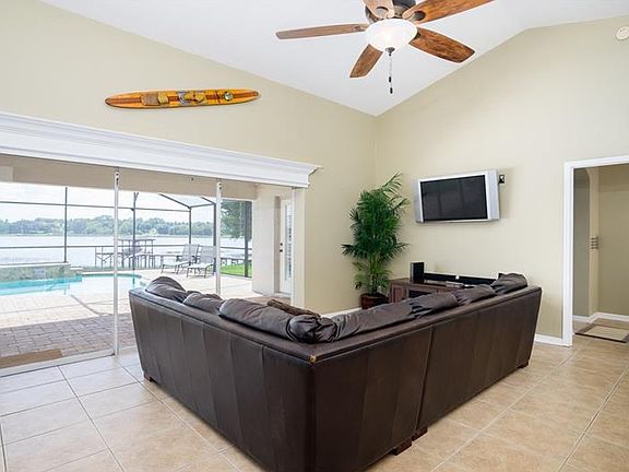 5th image of 10411 Carlson Cir