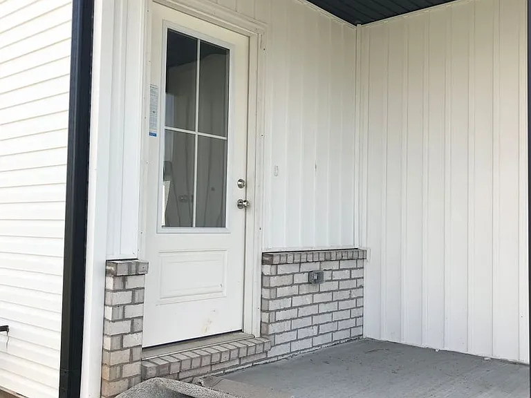 1062 W Holly St — Photo 4
