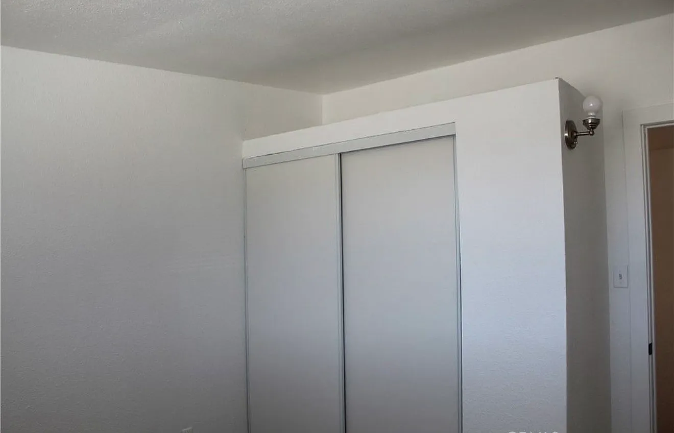 4 bed, 1364 sqft, $2,600 — Photo 2