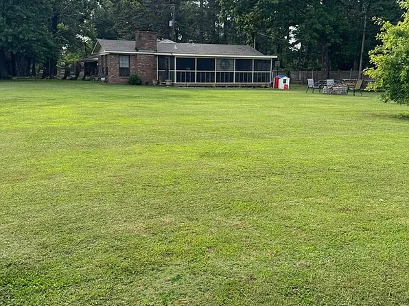 406 W Spruce St, Brinkley, AR 72021