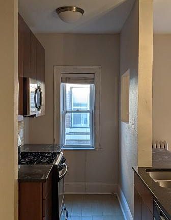 4th image of 2881 Irving Ave S Unit 304