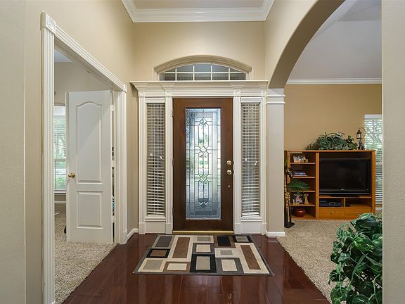 3rd image of 109 Bending Shore Ct