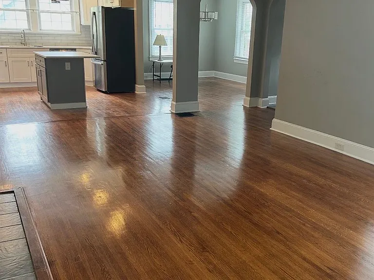 223 Victoria Ave — Photo 2