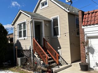 6240 W Grace St #R, Chicago, IL 60634