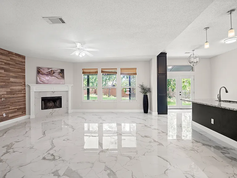 2318 Hillgrove Ct — Photo 14