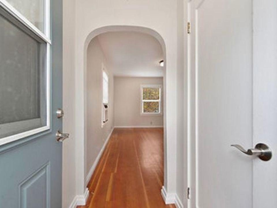1st image of 615 Oak St #B