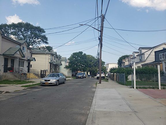 5th image of 14234 122nd Ave