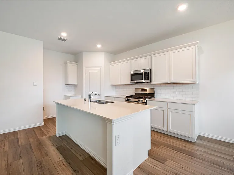 1109 Sassafras Dr — Photo 7