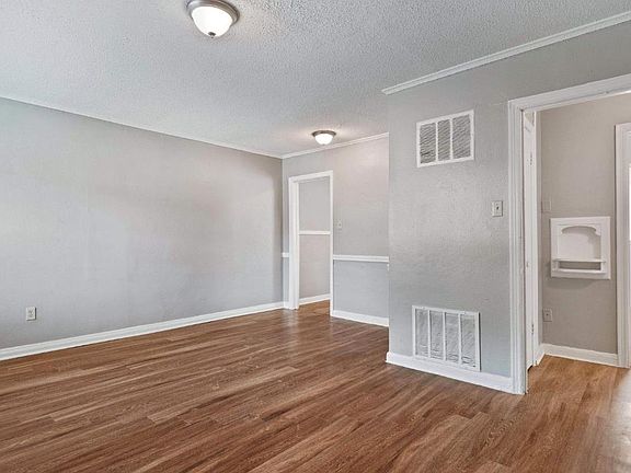 5th image of 1455 Amarillo St #42