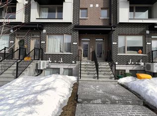 118 Michael Stoqua St #6, Ottawa, ON K1K5A8