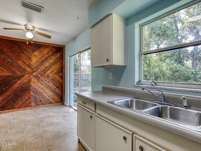 1133 Bradenton Rd — Photo 14