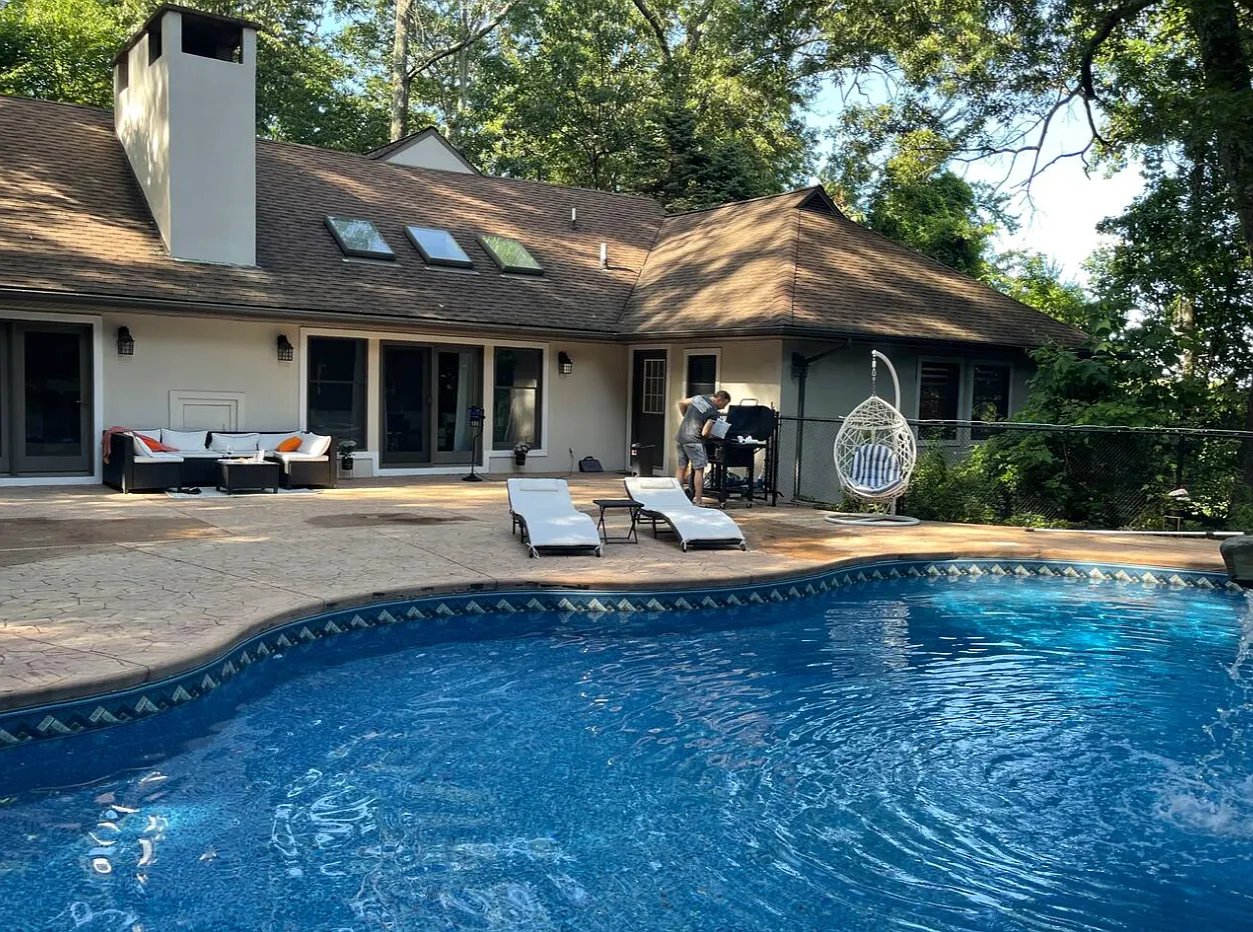 4 bed, 4.5 bath, 4200 sqft, $7,000 — Photo 4