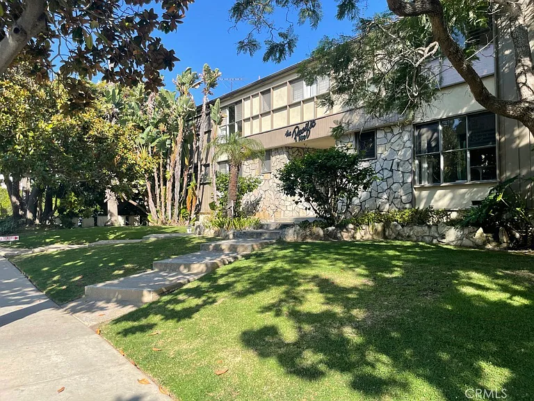 630 San Vicente Blvd #B — Photo 21