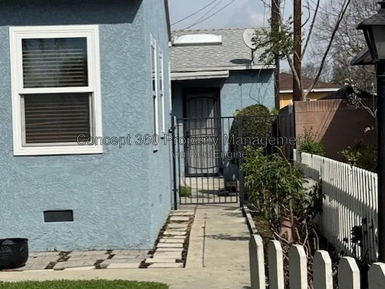 157 E Harcourt St — Photo 2