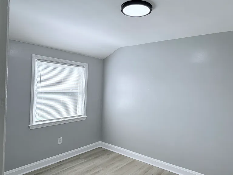 415 Edmunds Way — Photo 12