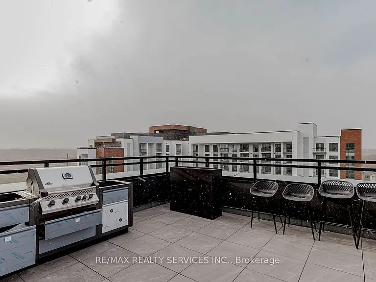 480 Gordon Krantz Ave #402 — Photo 10
