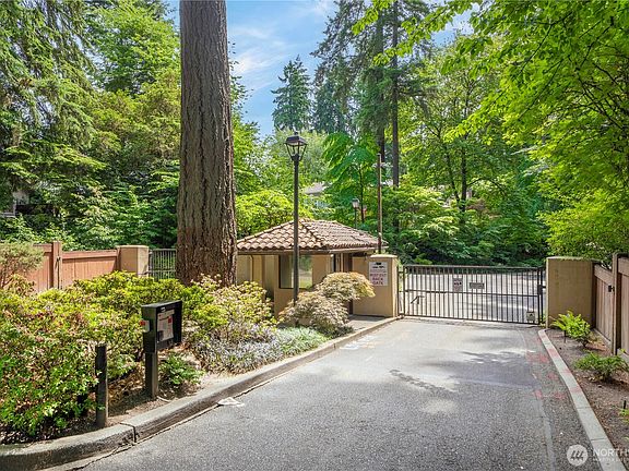 4th image of 11211 Madera Circle SW