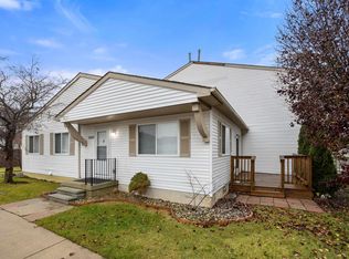 28183 Raleigh Crescent Dr, Chesterfield, MI 48051