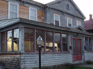 15 Hudson St, Warrensburg, NY 12885