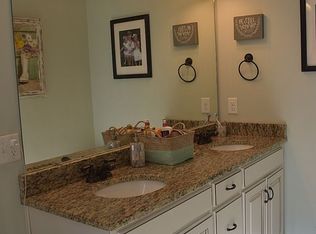 1265 E University Dr, Auburn, AL 36830