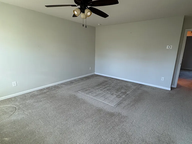 1073 Semora Ln — Photo 8