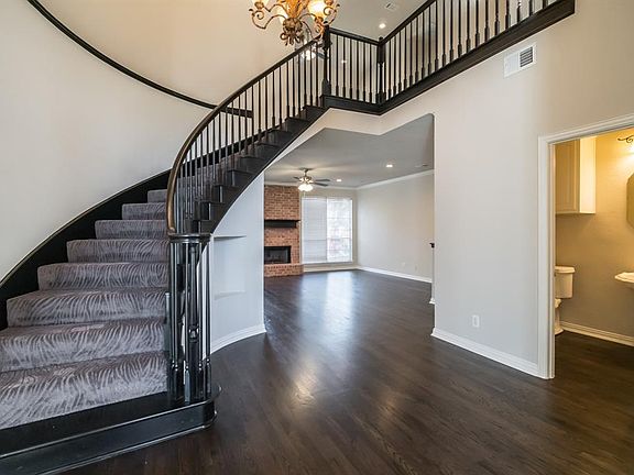 3rd image of 5517 Frost Ln