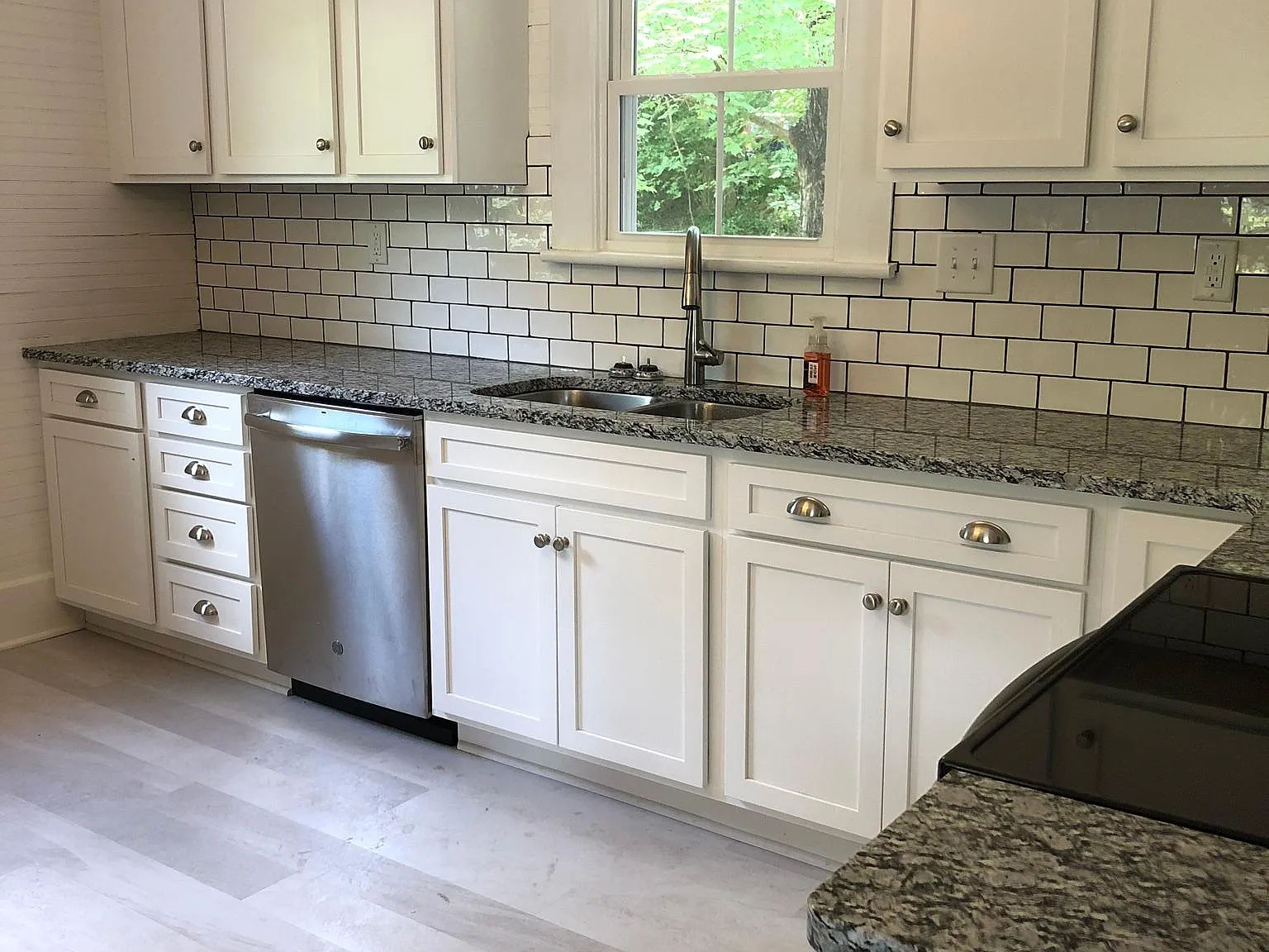 3 bed, $1,600 — Photo 2