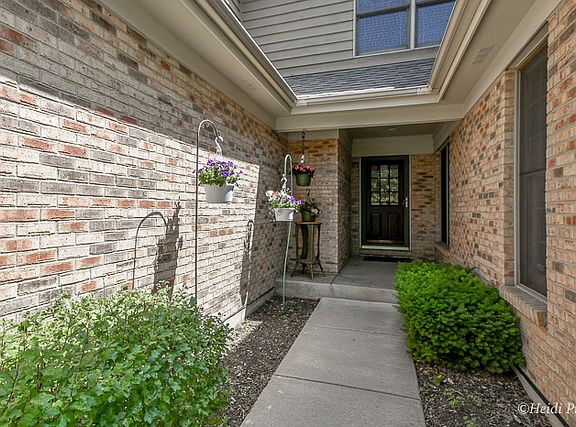2nd image of 806 King Henry Ln