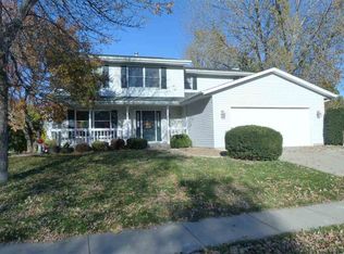 1326 Santa Fe Dr, Iowa City, IA 52246