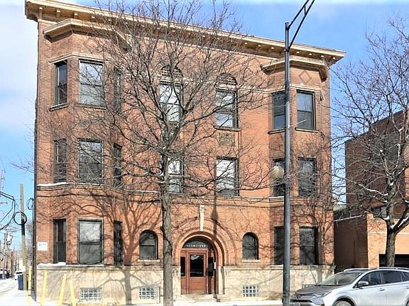5th image of 1756 W Montrose Ave #1023