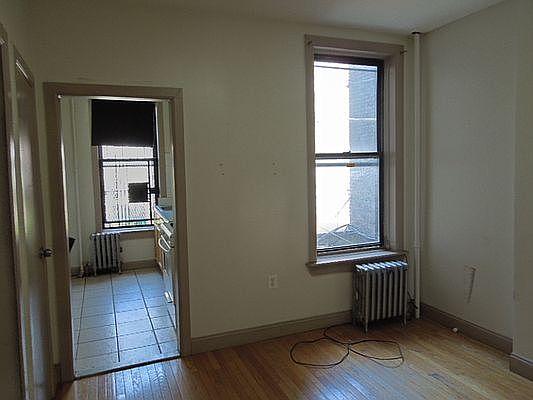 3rd image of 754 Washington Ave #3