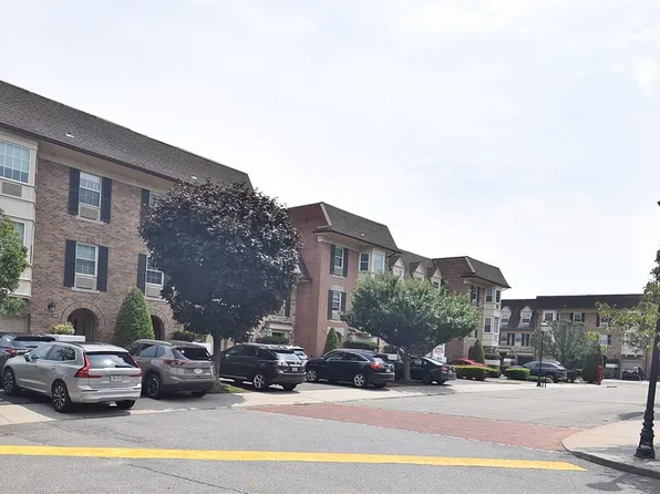 12-27 Diane Place #196 U, Bayside, NY 11360