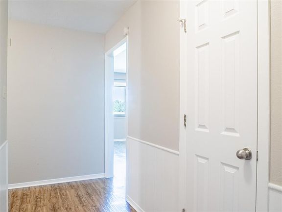 5th image of 314 NE 26th St