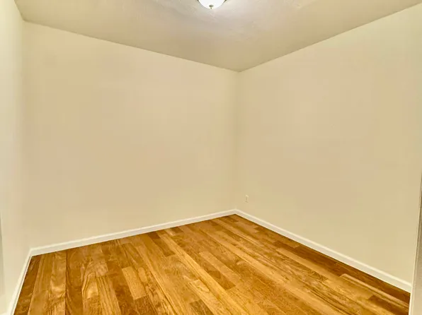 33 72nd Street image 4 of 11