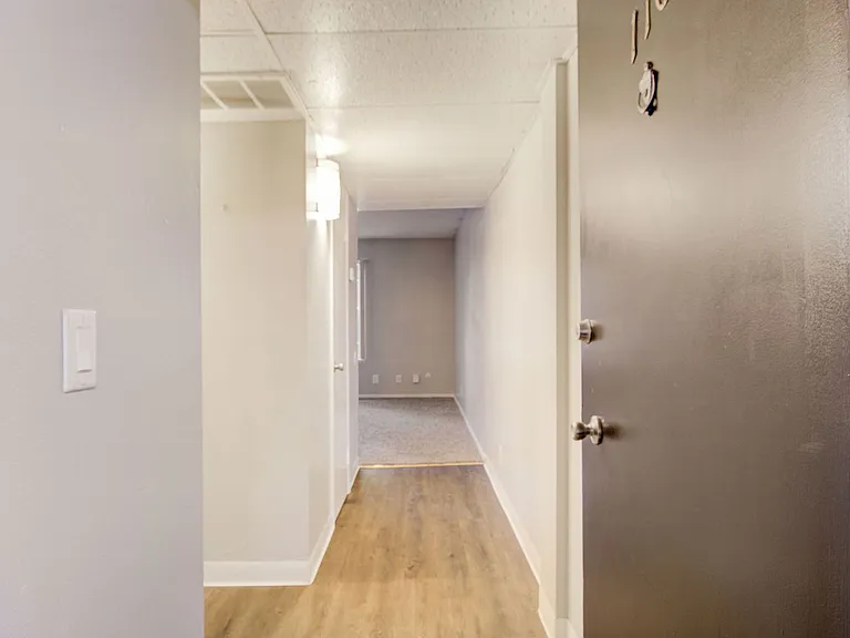 The Elms Apartments at 28th St — Photo 37
