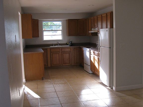 3rd image of 563 Karney Ave NE